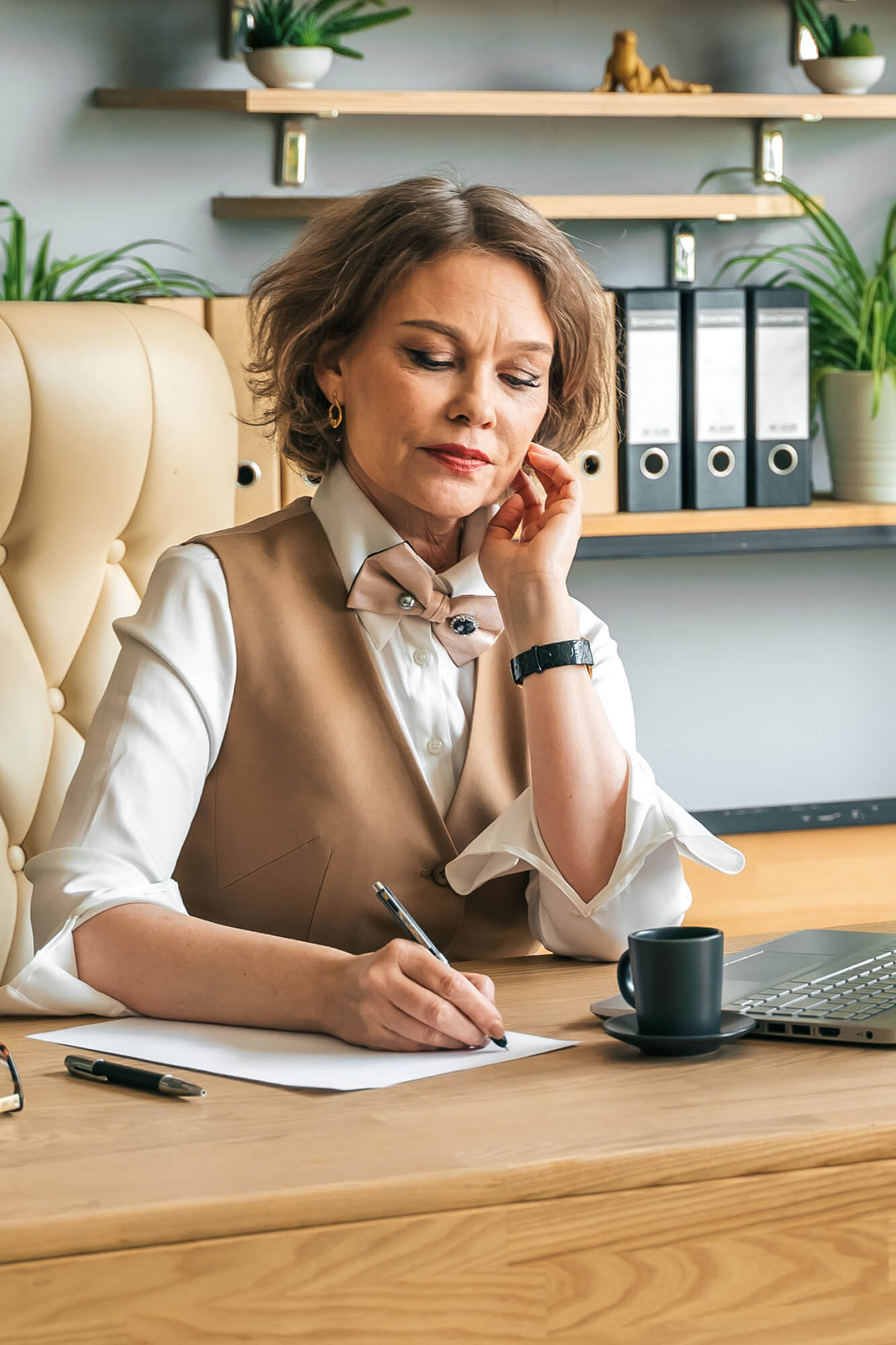 Bank Director Program Woman working in an office